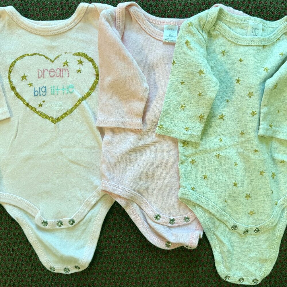 Baby Kiss 6-9M 3pc Onesie Bundle Dream Big Stars Heart Gold Neutral Bodysuits